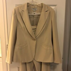NYP women’s suit